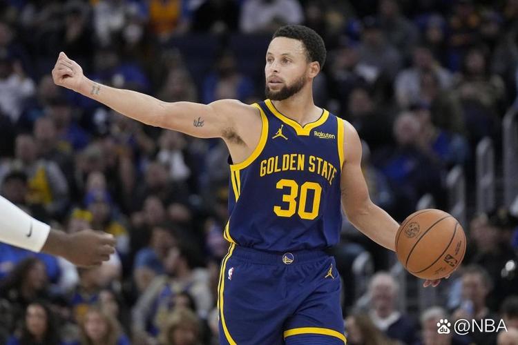 亚冠生死战！布里兰主场绞杀江原FC，8球神锋破局（亚冠生死局！布里兰主场强压江原FC，8球锋霸打破僵局）