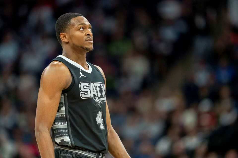 接班范戴克！曝利物浦求购德国主力中卫 多特开价5000万镑（曝利物浦欲斥5000万镑签德国主力中卫，被视为范戴克接班人，多特标价已定）