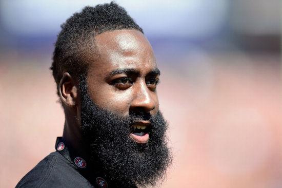 李新翔：武磊是我的榜样，能和自己的偶像一起踢球感觉很奇妙（李新翔称武磊为榜样：与偶像同场竞技倍感奇妙）