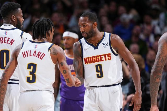 DO：巴萨、曼城、巴黎都有意阿克利乌什，他更可能明夏转会（DO：巴萨、曼城、巴黎均有意阿克利乌什，明夏转会可能性更大）