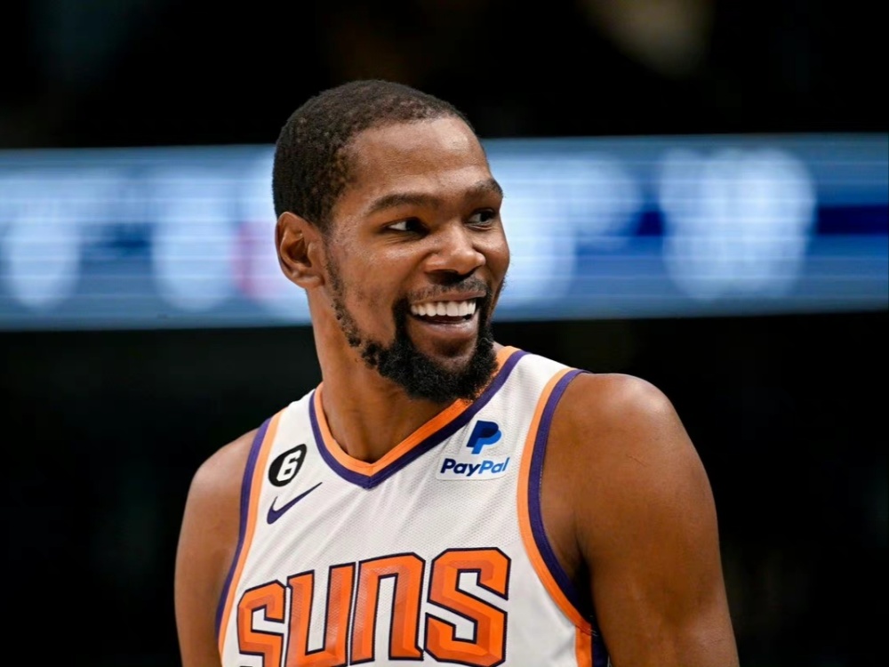 美记：有迹象显示快船将提前清理阵容，看好他们明夏签特雷杨（美媒称快船或提前清理阵容，明夏被看好签下特雷杨）